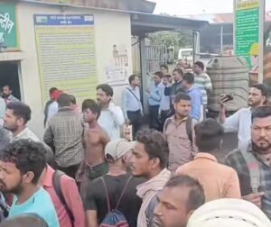 Singrauli News: कहा सुनी के बीच एनसीएल कर्मी ने टाइम कीपर पर चाकू से किया हमला, घायल अवस्था में नेहरू में भर्ती