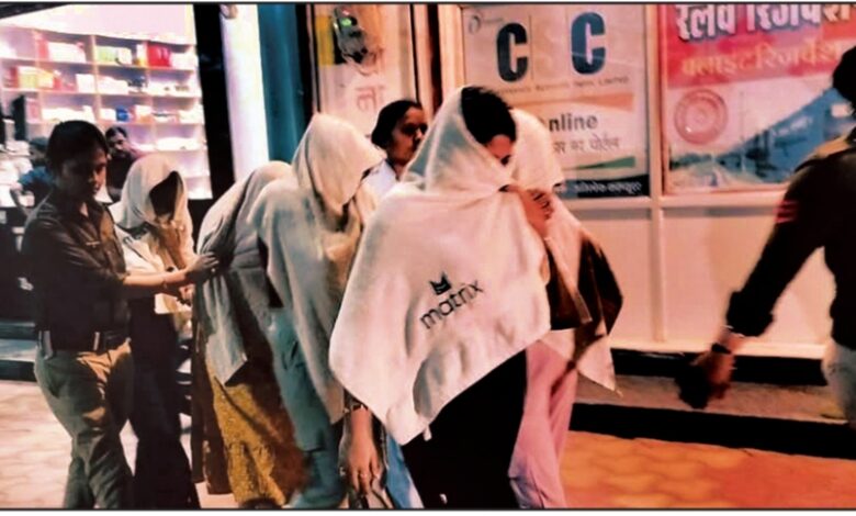 स्पा सेंटर की आड़ में चल रहा था देह व्यापार, जमोड़ी पुलिस ने मारा छापा