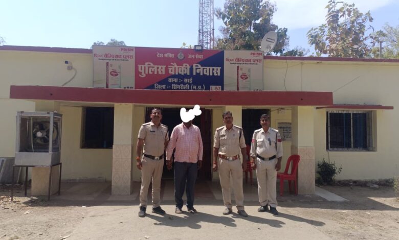 Singrauli News : निवास पुलिस ने अवैध कबाड़ पर की रेड कार्रवाई