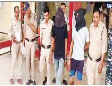 बेटे के साथ जा रही मां के गले से चेन छीनी
