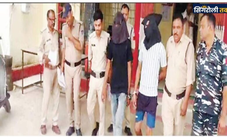 बेटे के साथ जा रही मां के गले से चेन छीनी